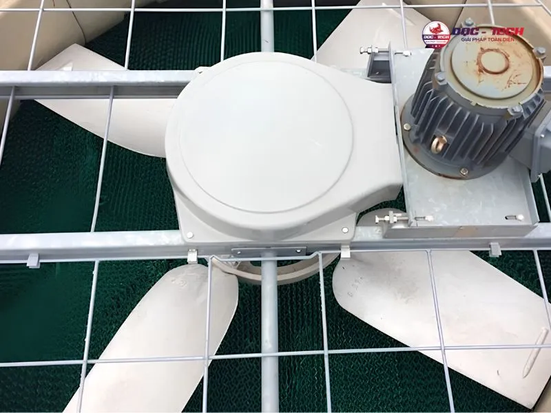 Thiết kế cánh quạt đường kính rộng, tạo lưu lượng gió lớn