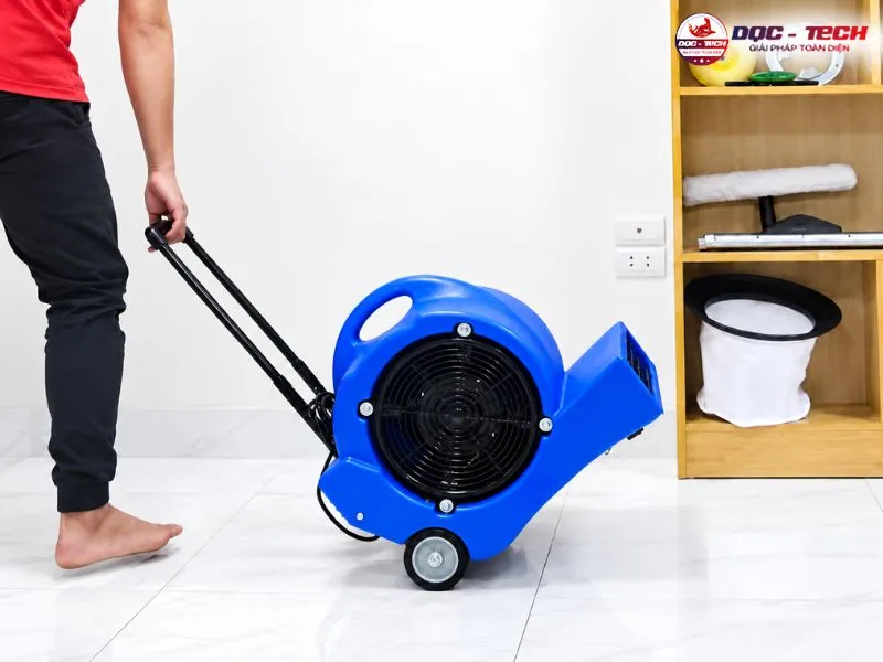 banh-xe-may-say-tham-kumisai-kms-900.jpg Quạt sấy thảm Kumisai KMS 900 có kết cấu chắc chắn