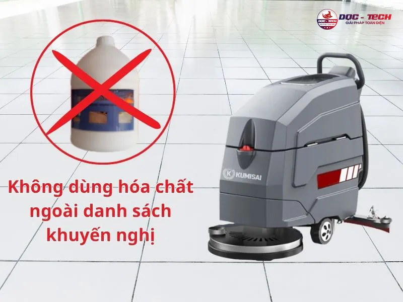 Cach-dung-may-cha-san-lien-hop-Kumisai-KMS-65-dung.jpg Cách dùng máy chà sàn liên hợp Kumisai KMS 65