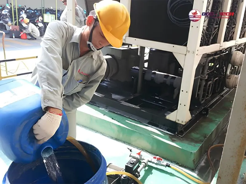 Hướng dẫn xử lý nước tháp làm mát hiệu quả, an toàn