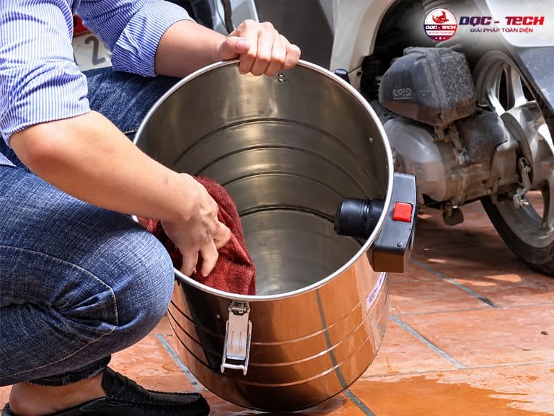 Đổ bụi và vệ sinh khi máy hút bụi yếu