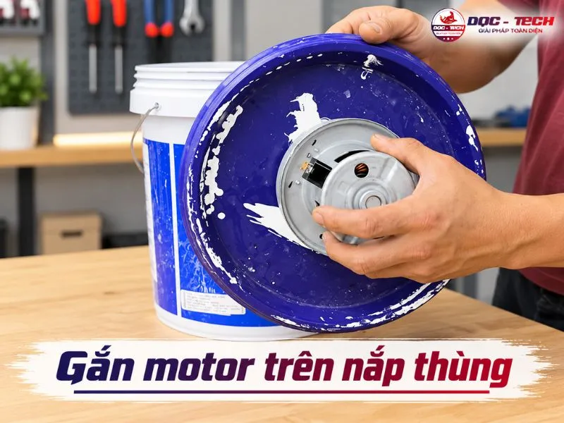 Gắn motor trên nắp thùng máy hút bụi công nghiệp