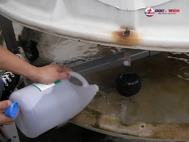 Đảm bảo an toàn khi xử lý nước tháp giải nhiệt Đảm bảo an toàn khi xử lý nước tháp giải nhiệt