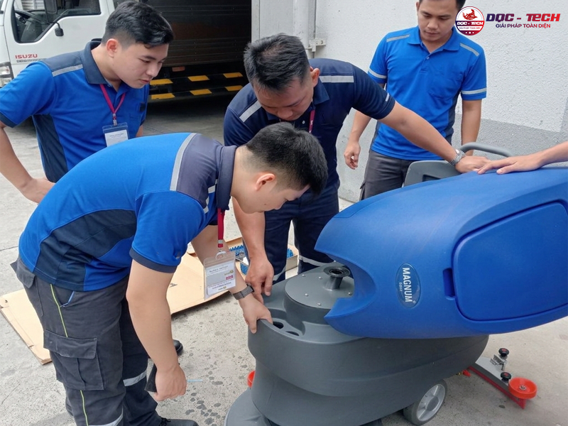 Máy chà sàn không lên nguồn
