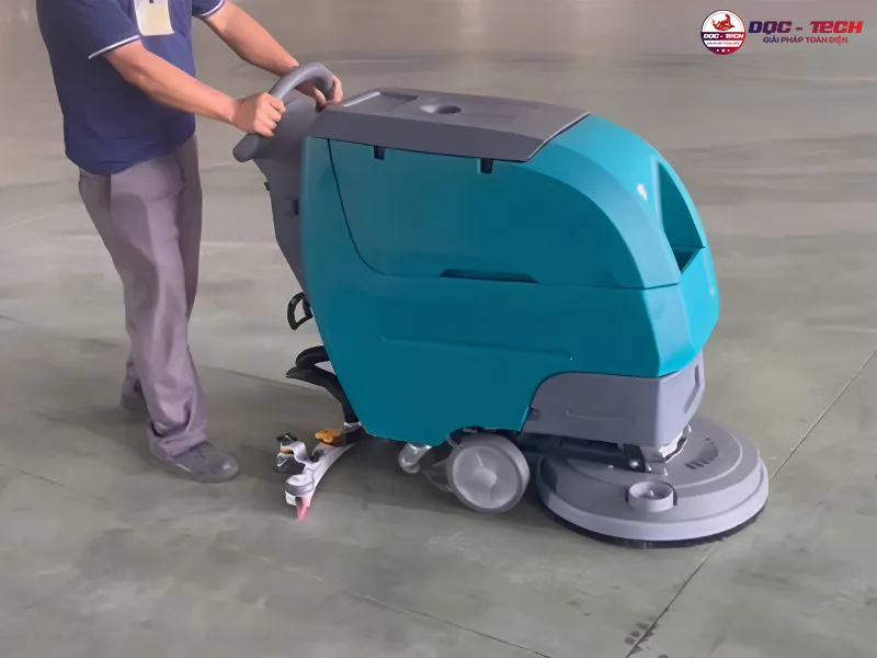 Máy chà sàn liên hợp Kumisai KMS 65F chà hút liên hoàn