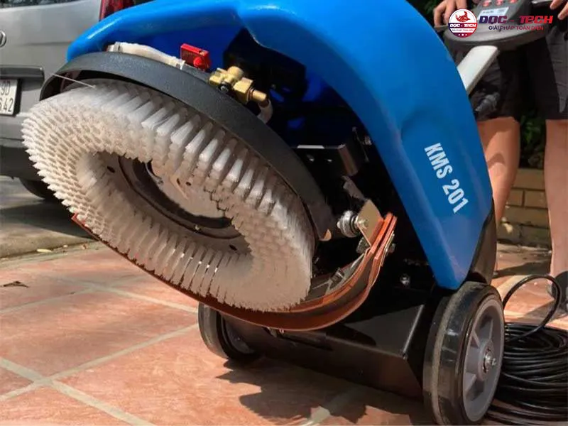Máy chà sàn liên hợp mini Kumisai KMS201 cách di chuyển