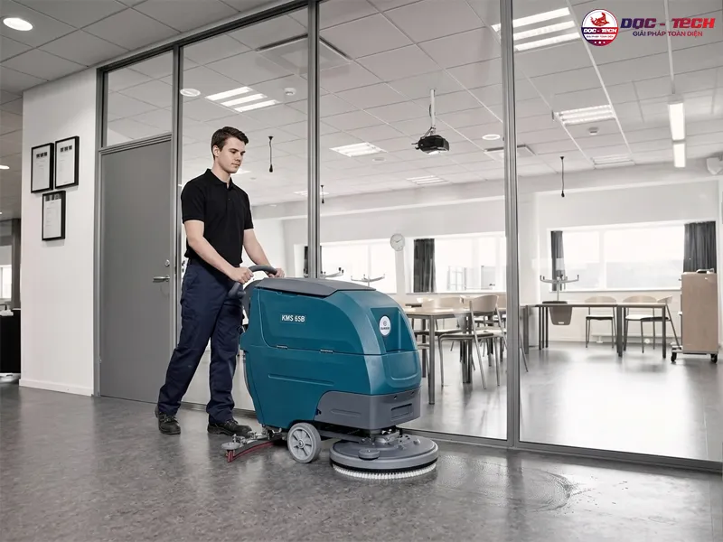 Máy chà sàn liên hợp: tối ưu cho hội trường, phòng đa năng