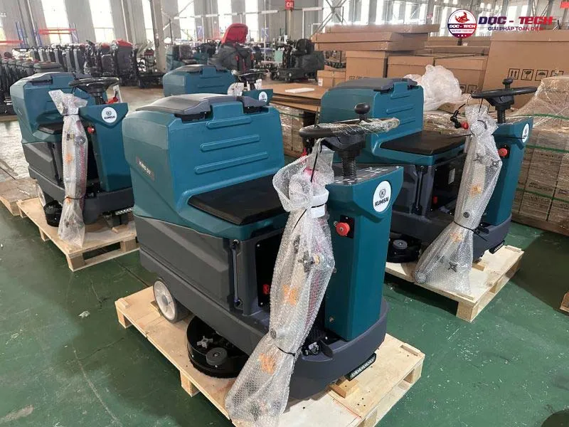 Máy chà sàn ngồi lái là gì