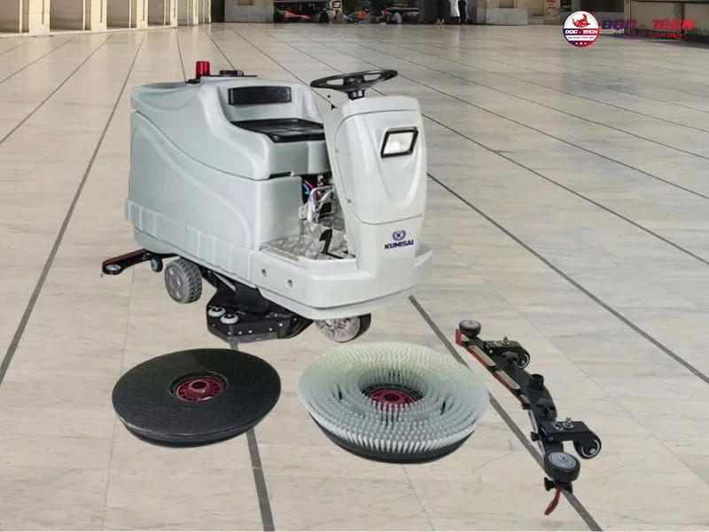 Máy chà sàn ngồi lái Kumisai KMS 2007 vệ sinh toàn diện