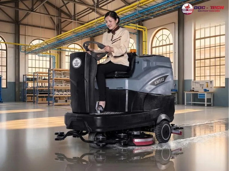 Máy chà sàn ngồi lái Kumisai KMS-62 dùng ra sao