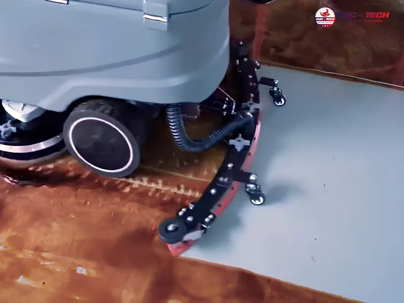 Máy chà sàn ngồi lái Kumisai KMS 85 dùng thế nào