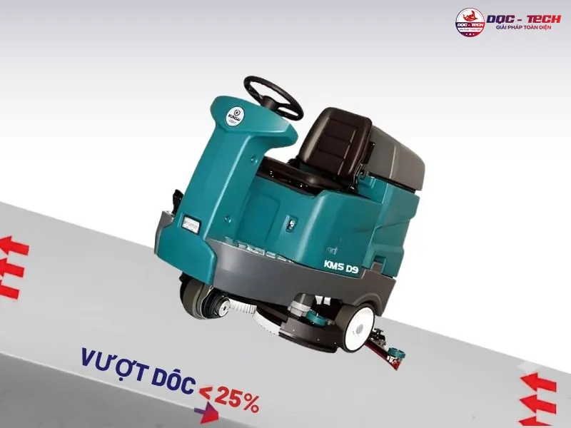 Máy chà sàn ngồi lái Kumisai KMS D9F vượt dốc 25%