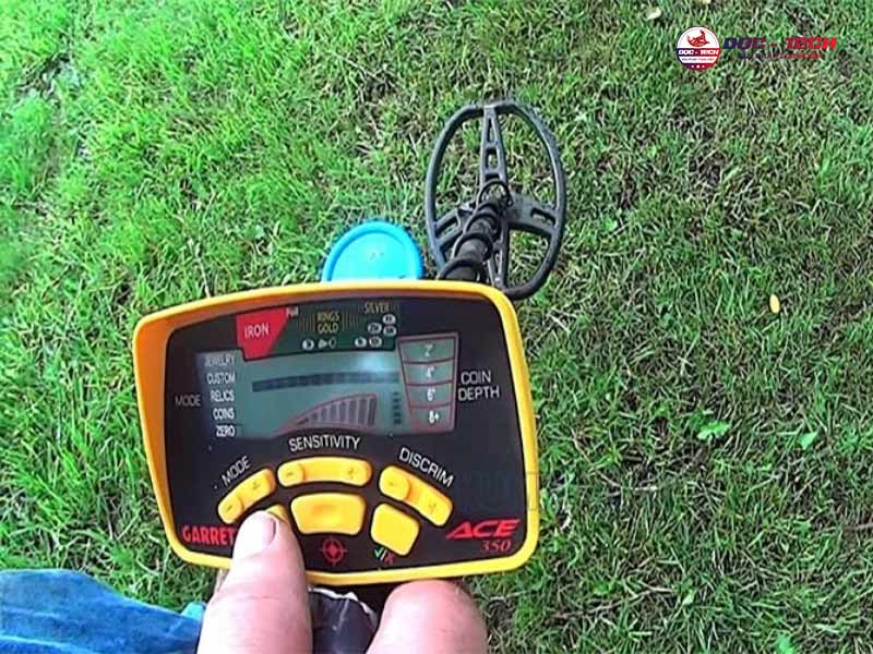 Máy dò tìm kim loại dưới lòng đất Gold Metal Detector GE-2.0 cân bằng mặt đất