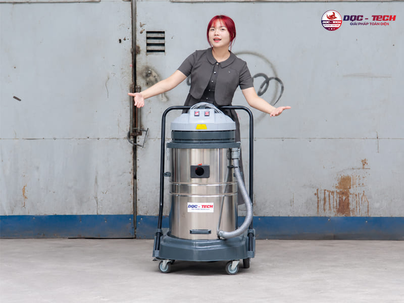 máy hút bụi 70l dqc tech 702h với thùng chứa inox chống chịu tốt