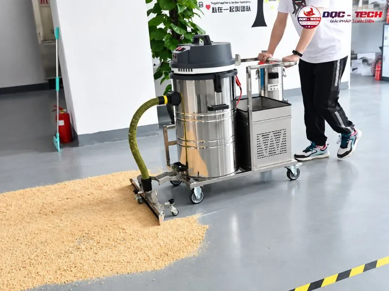 Máy hút bụi 80L Kumisai KMS 80B được săn đón nhiều hiện nay