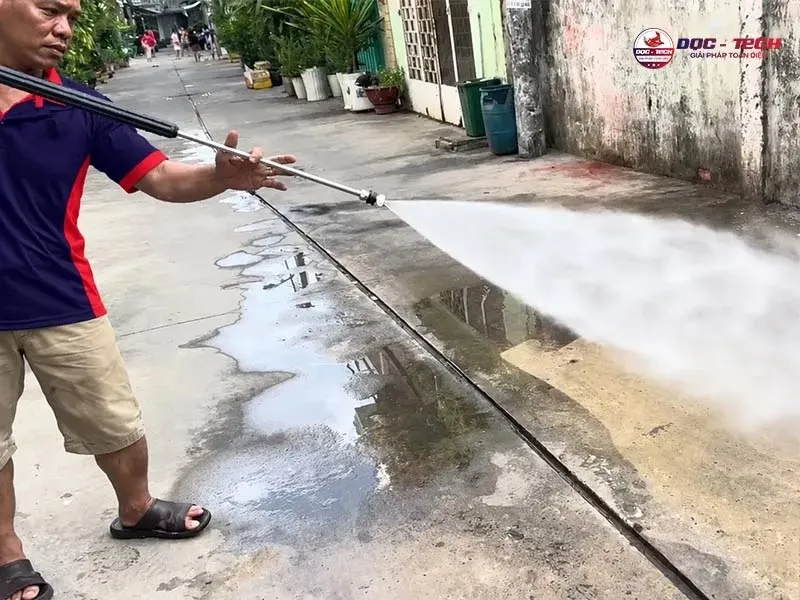 Máy rửa xe cao áp giảm công sức, rút ngắn thời gian vệ sinh