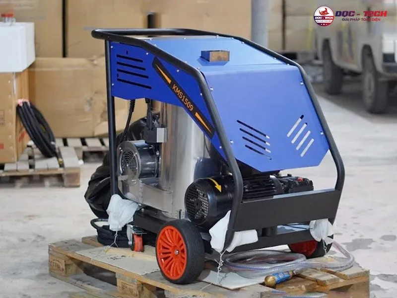 máy rửa xe hơi nước nóng Kumisai máy rửa xe hơi nước nóng Kumisai