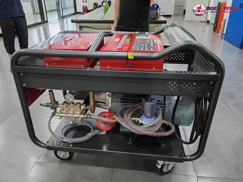 Máy rửa xe công trình Kumisai KMS 600 Máy rửa xe công trình Kumisai KMS 600