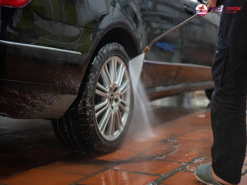 máy xịt rửa xe DQC Tech lưu lượng nước mạnh