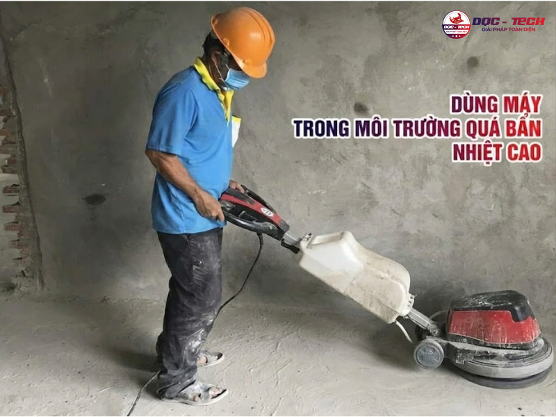 Motor máy chà sàn bị cháy: môi trường bụi bẩn
