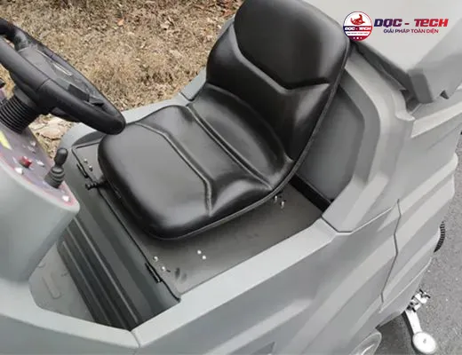 Máy chà sàn ngồi lái Kumisai KMS 245 - 5