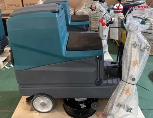 Máy chà sàn ngồi lái Kumisai KMS D7F - 4