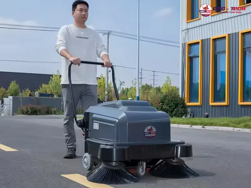 Xe quét rác đẩy tay DQC Tech 3F hiệu quả Xe quét rác đẩy tay DQC Tech 3F hiệu quả