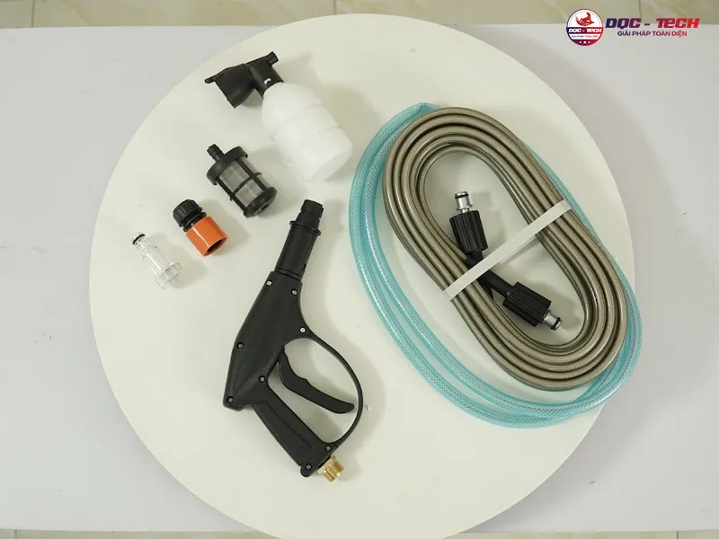 Phụ kiện máy rửa xe mini Kumisai KMS Q8 (có chỉnh áp) Phụ kiện máy rửa xe mini Kumisai KMS Q8 (có chỉnh áp)