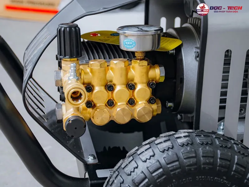 Đầu bơm máy xịt rửa xe Lutian 1750PSI 18M17.5-3T4 3KW