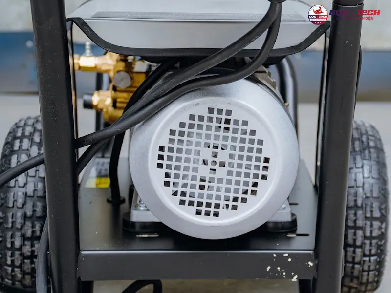 Động cơ máy xịt rửa xe Lutian 1750PSI 18M17.5-3T4 3KW