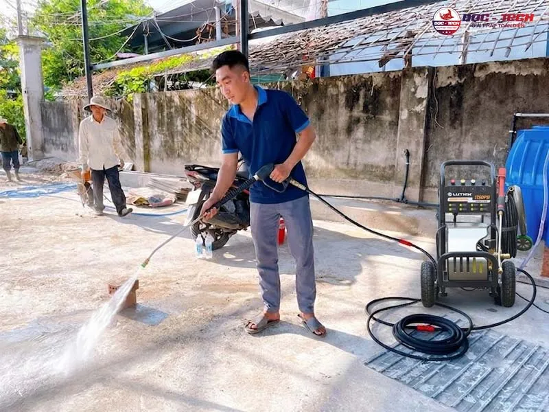 Ứng dụng máy xịt rửa xe Lutian 1750PSI 18M17.5-3T4 3KW