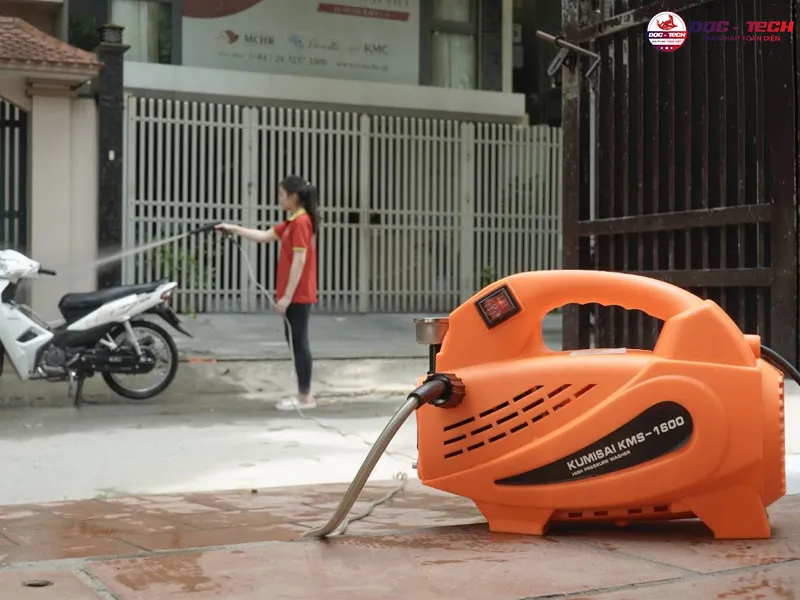 máy rửa xe gia đình Kumisai KMS 1600 xịt khỏe