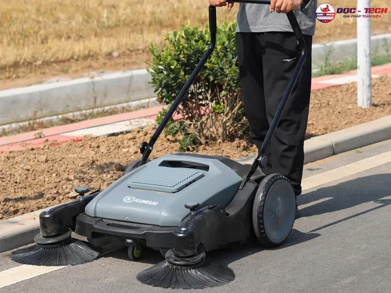 Xe quét rác đẩy tay Kumisai KMS S2 hiệu quả
