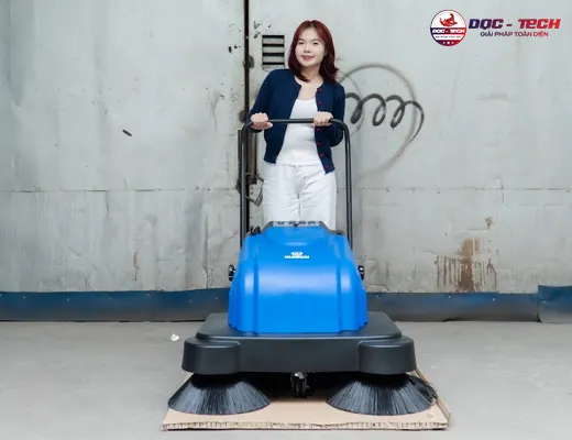 Xe quét rác đẩy tay chạy ắc quy Kumisai KMS 690 - 3