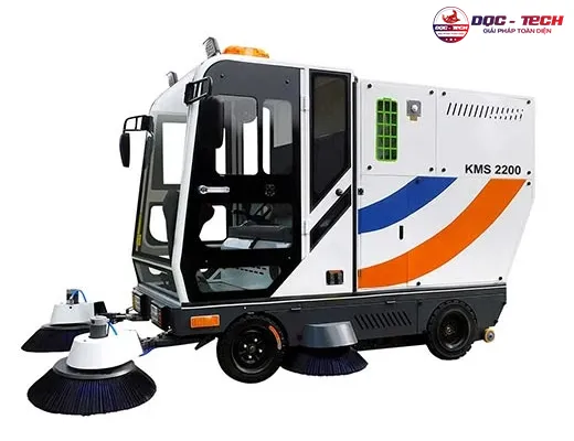 Xe quét rác ngồi lái Kumisai KMS-2200