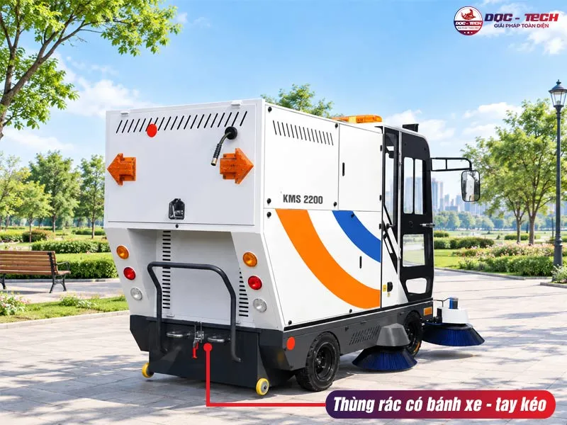Thùng rác xe quét đường ngồi lái Kumisai KMS-2200