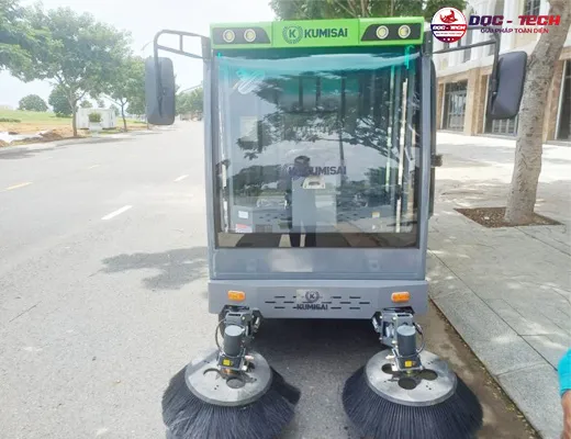 Xe quét rác công nghiệp ngồi lái Kumisai KMS-S14 - 4