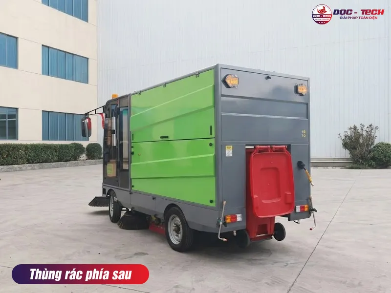 Thùng rác xe quét rác công nghiệp ngồi lái Kumisai KMS-S14 Thùng rác xe quét rác công nghiệp ngồi lái Kumisai KMS-S14