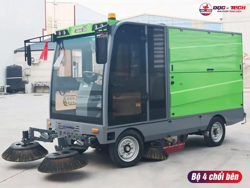 Chổi xe quét rác công nghiệp ngồi lái Kumisai KMS-S14 Chổi xe quét rác công nghiệp ngồi lái Kumisai KMS-S14