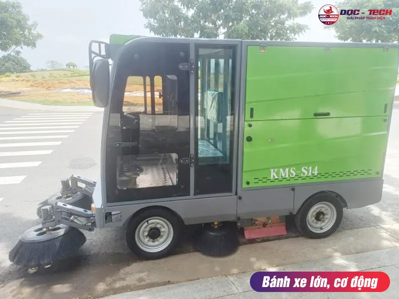 Xe quét rác công nghiệp ngồi lái Kumisai KMS-S14 cơ động Xe quét rác công nghiệp ngồi lái Kumisai KMS-S14 cơ động