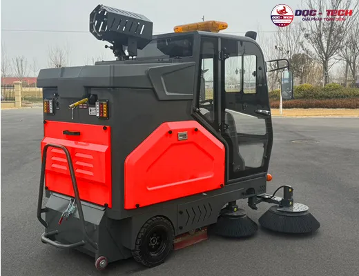 Xe quét rác ngồi lái Kumisai KMS - S240 - 3