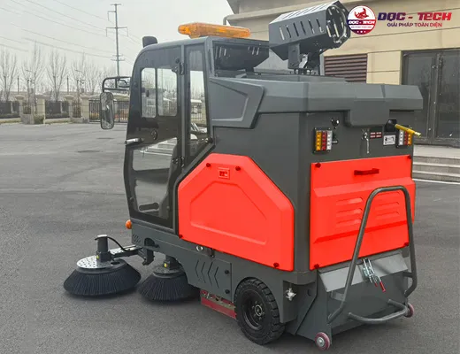 Xe quét rác ngồi lái Kumisai KMS - S240 - 4