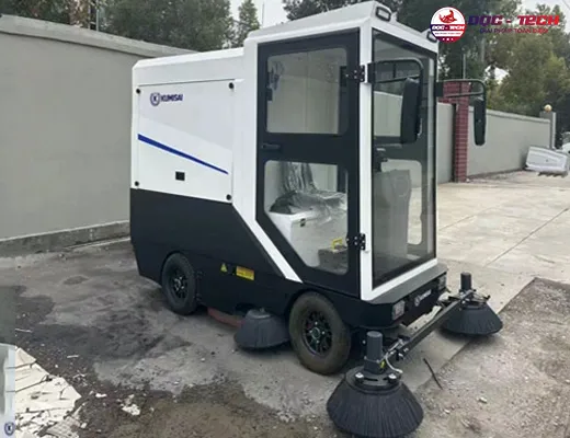 Xe quét rác ngồi lái Kumisai KMS - 240L - 5