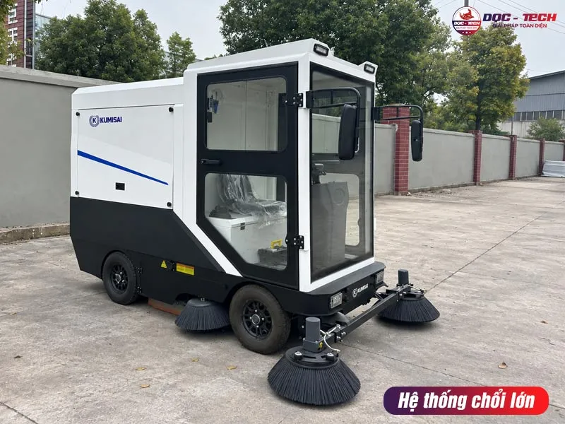 Chổi xe quét đường ngồi lái Kumisai KMS - 240L Chổi xe quét đường ngồi lái Kumisai KMS - 240L
