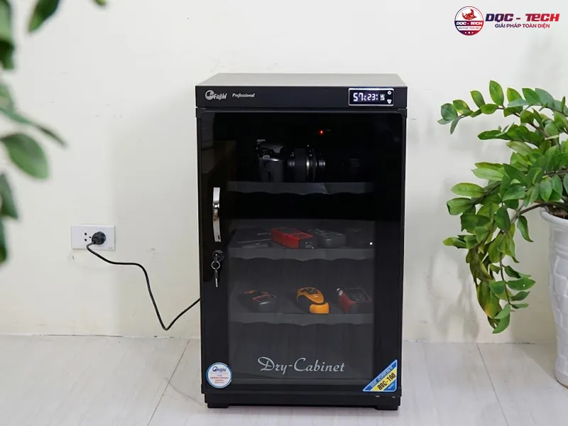 tủ chống ẩm máy ảnh FujiE DHC100