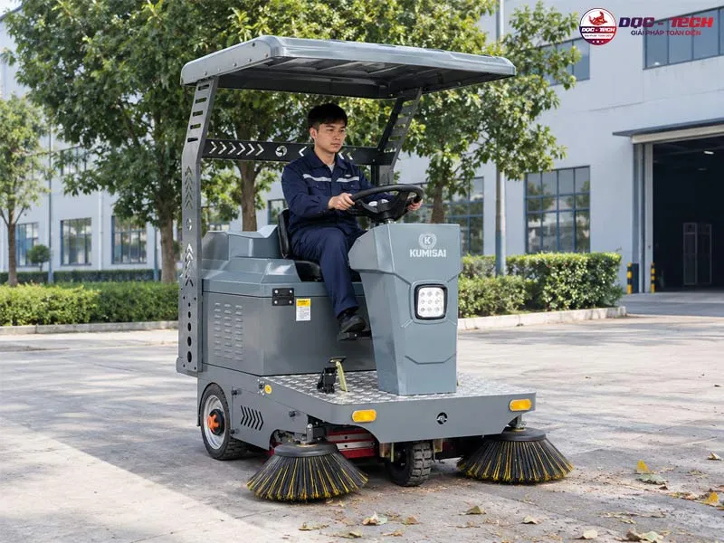xe quét rác ngồi lái Kumisai KMS 160E