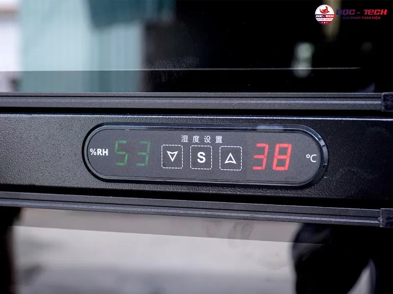 Màn hình tủ chống ẩm Fujie DHC350