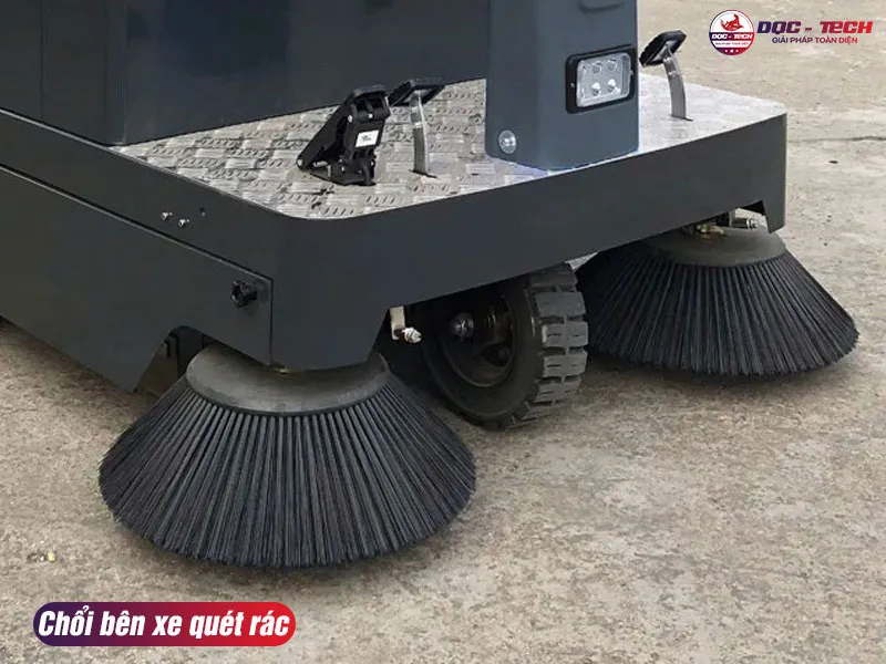 Chổi xe quét rác ngồi lái Kumisai KMS-1400E
