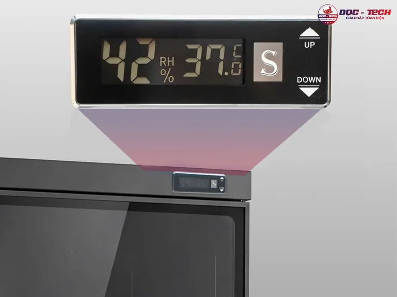 màn hình tủ chống ẩm Fujie DHC500