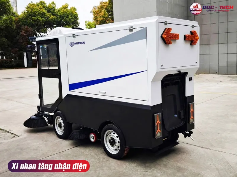 Xi nhan xe quét đường ngồi lái Kumisai KMS - 155L